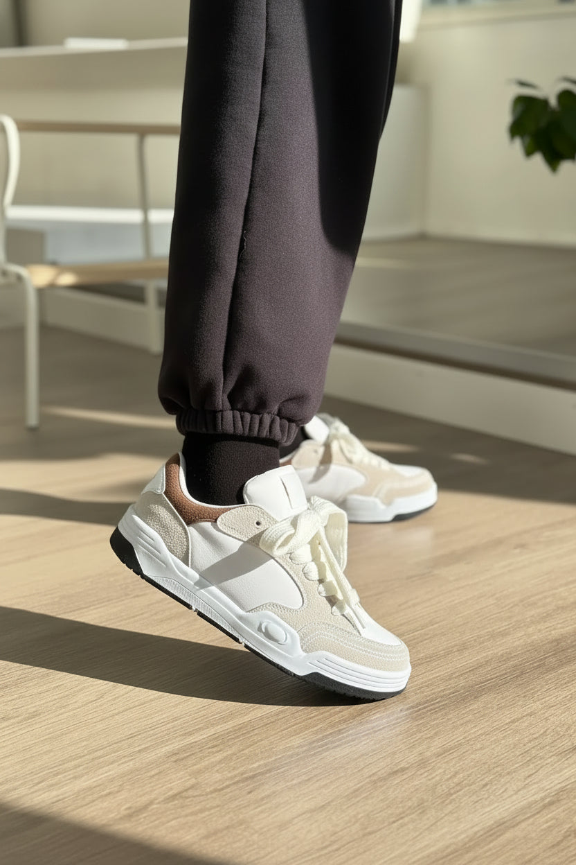 Mira Siyah Detaylı Sneaker